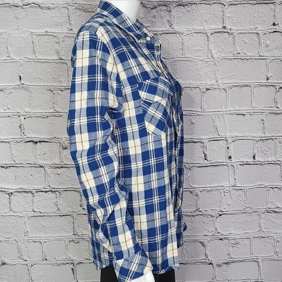 Netflix Stranger Things Plaid Boyfriend Shirt, Women's Medium - Picture 4 of 14